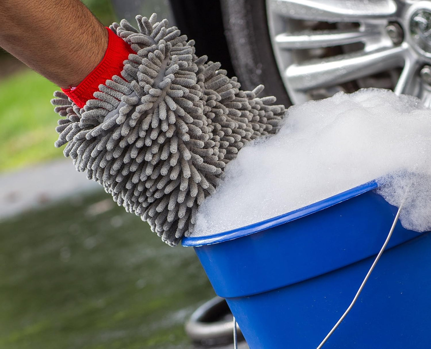Premium Chenille Car Wash Mitt - Scratch & Lint Free