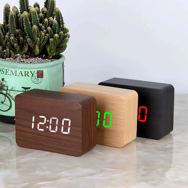 Smart Wooden Alarm Clock – USB/AAA Powered