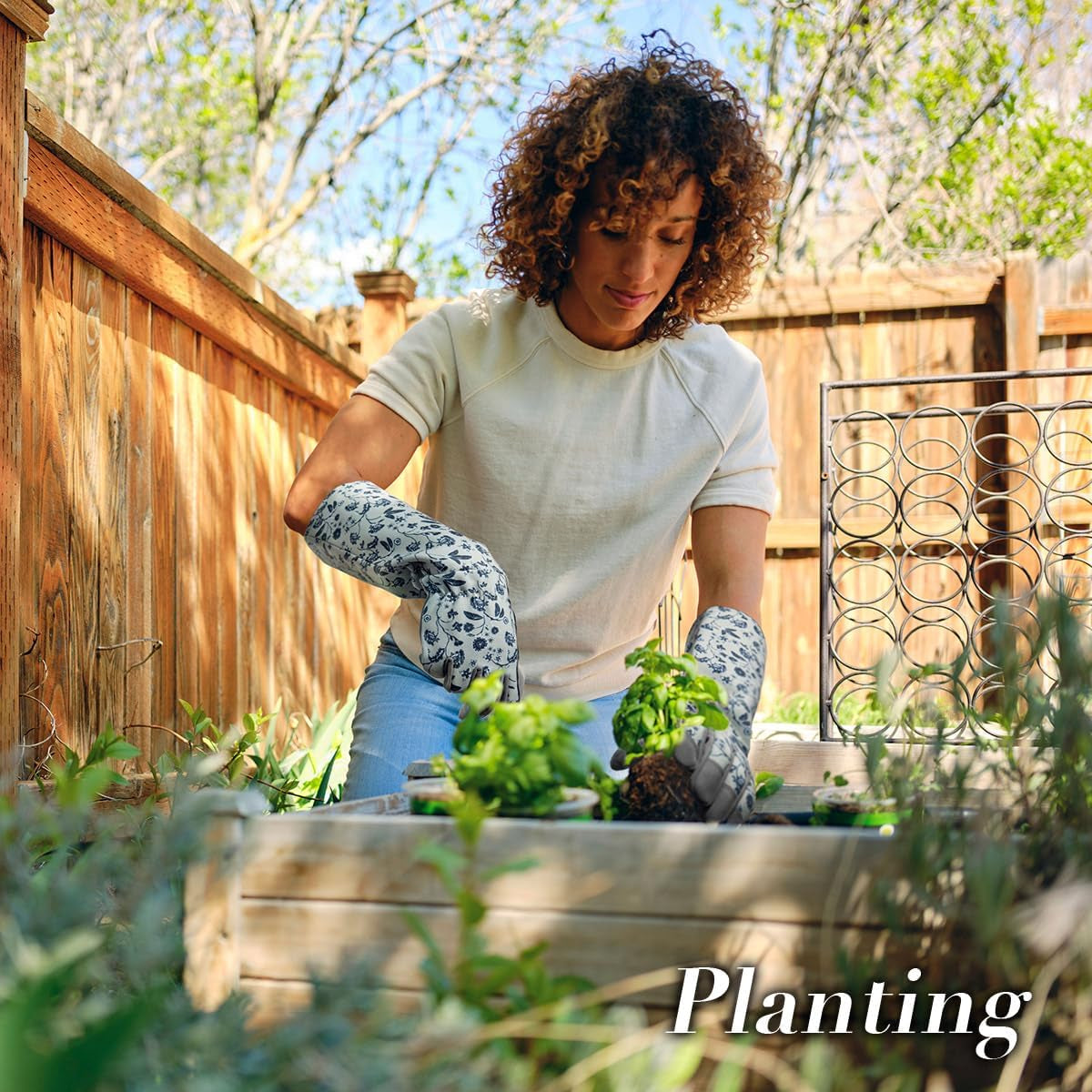 Gardening Gloves for Women Long Sleeve, Light Protective Gloves for Yard and Outdoor Work.